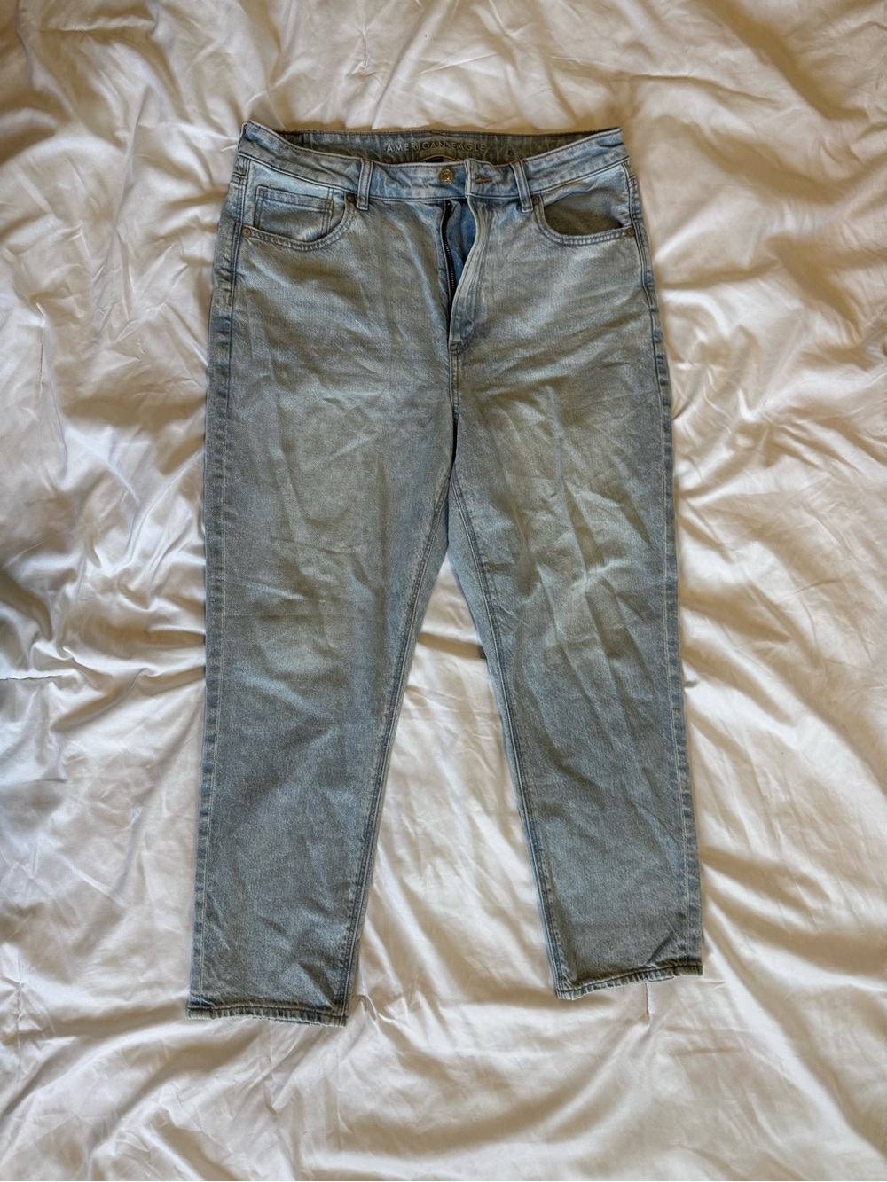 American Eagle Outfitters Light Wash Straight Leg Mom Jeans